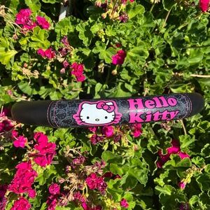 NEW Hello Kitty Steering Wheel Cover: Hello Kitty Core